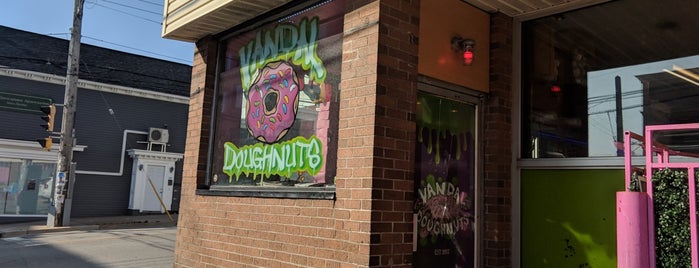 Vandal Doughnuts is one of Tempat yang Disimpan Daniel.