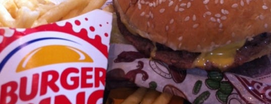 Burger King is one of สถานที่ที่ Sandra ถูกใจ.