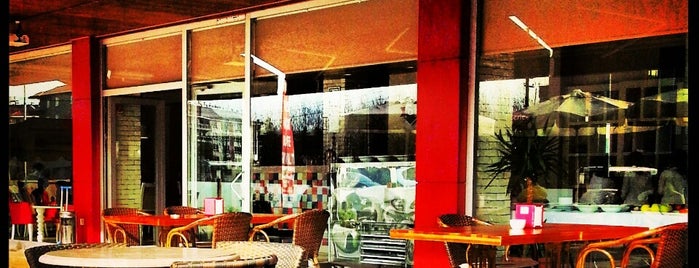 ADRESİNN Cafe-Restaurant-Patisserie is one of Orte, die Erman gefallen.