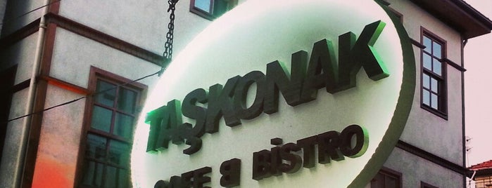 Taşkonak Cafe & Bistro is one of Yusuf'un Beğendiği Mekanlar.