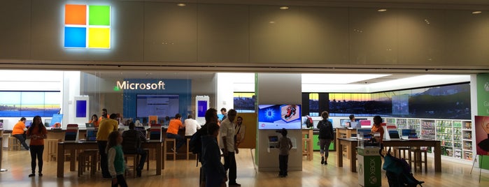 Microsoft Store is one of Road Trip: USA and Canada.