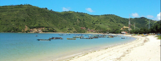 Pantai Senggigi is one of All-time favorites in Indonesia.