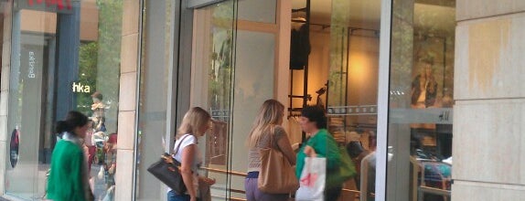 H&M is one of Tiendas de moda en Madrid.