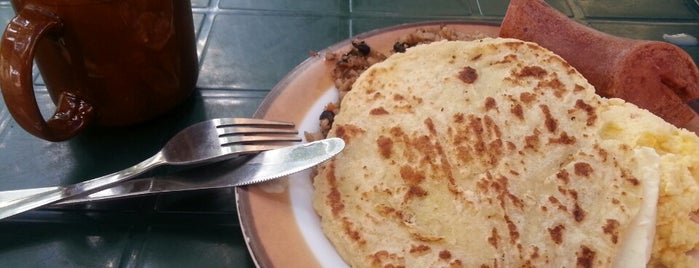 Soda de la Facultad de Ciencias Sociales is one of Favorite Food.