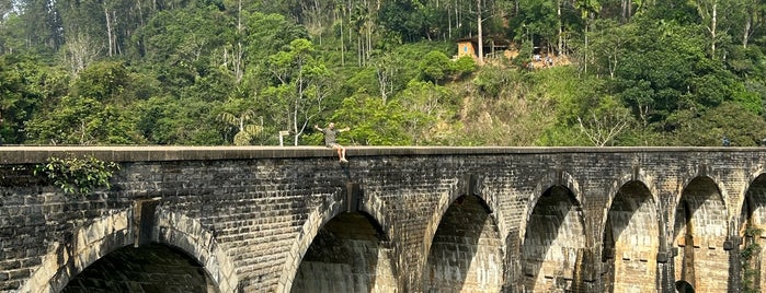 Nine Arches Bridge is one of Christmas in Sri Lanka.