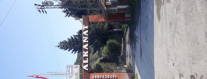 Alkanat Restaurant is one of İstanbul meyhane.