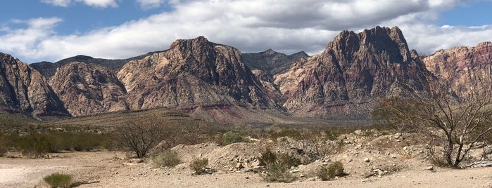 Red Rock Canyon National Conservation Area is one of Lugares favoritos de Lizzie.