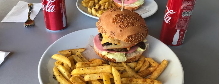 Rigby Burger & Cafe is one of Konya Burger Kültürü.