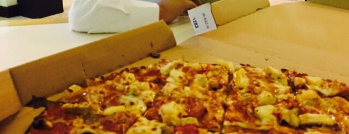 Domino's Pizza is one of Locais curtidos por Alejandro.