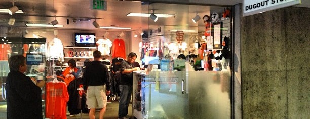 Giants Dugout Store is one of Sarah 님이 저장한 장소.