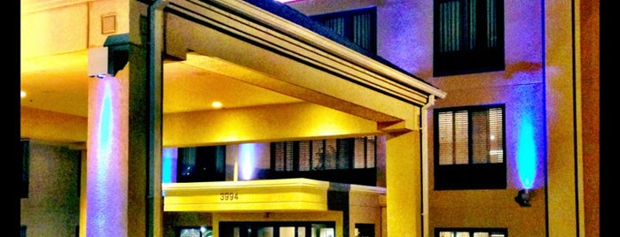 Auburn Place Hotel & Suites is one of Tempat yang Disukai Dave.
