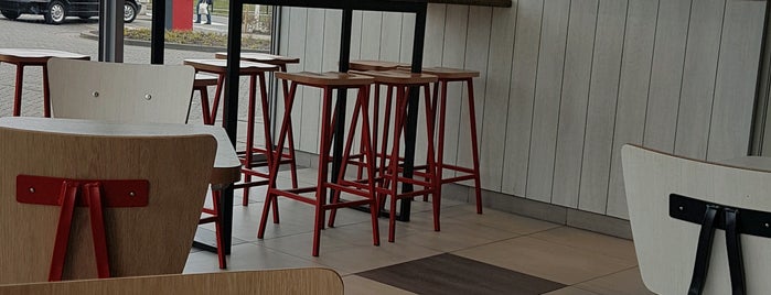 KFC is one of Top 10 favorites places in Oud Gastel, Nederland.