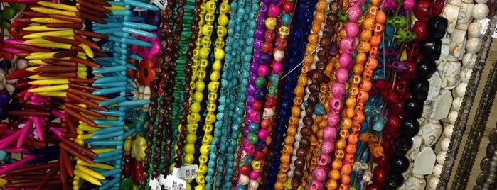 AVP Jewelry and Beads is one of สถานที่ที่ Donna ถูกใจ.