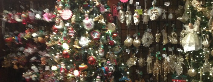 Christmas Cottage - Holiday Shoppe is one of Weekend Adventures.