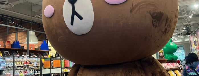 LINE Friends Store is one of Fat NYC.