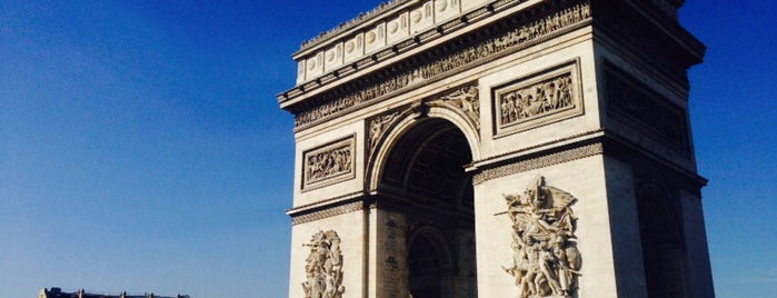 Arc de Triomphe de l'Étoile is one of Paris.