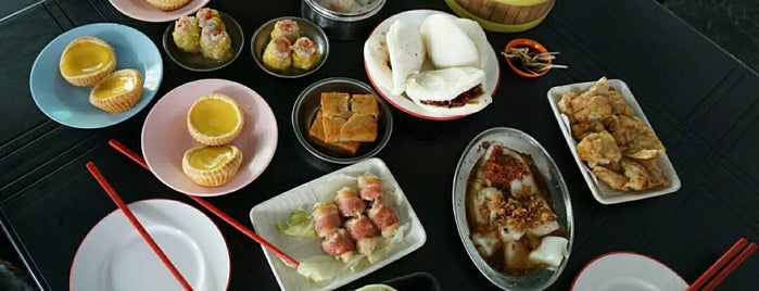 Red Tea House 紅茶館 is one of Micheenli Guide: Food trail in Penang.