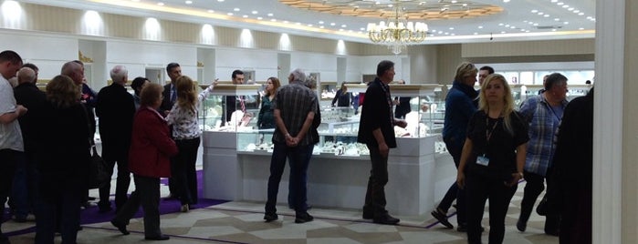 Antalya Jewellery Center is one of Ferhan'ın Beğendiği Mekanlar.