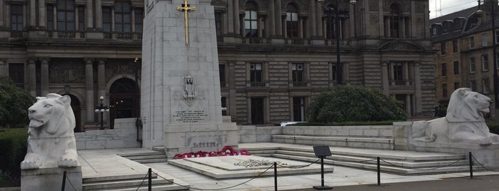 George Square is one of Posti che sono piaciuti a B. Aaron.