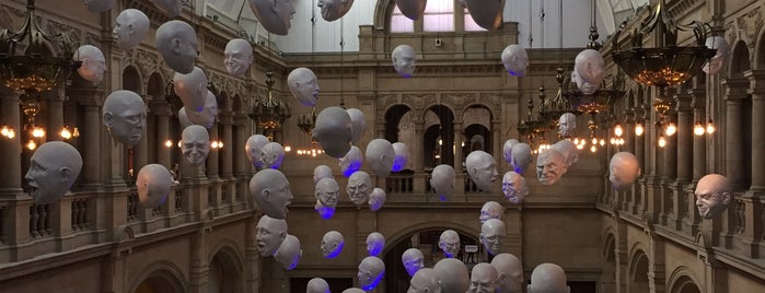 Kelvingrove Art Gallery and Museum is one of B. Aaronさんのお気に入りスポット.