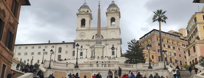 Scalinata di Trinità dei Monti is one of สถานที่ที่ Gokmen ถูกใจ.