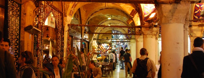 카팔르차르슈 is one of Istanbul Attractions.