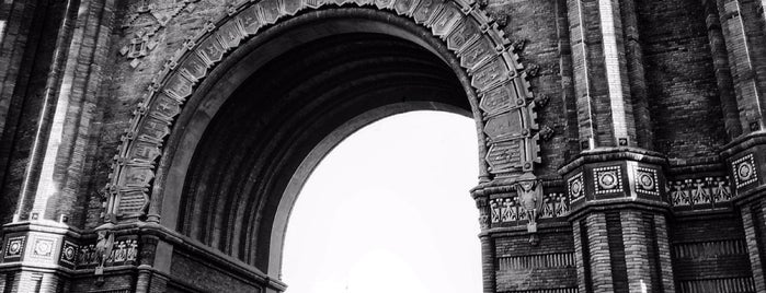 Arco del Triunfo is one of Posti che sono piaciuti a 103372.