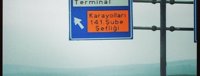 Balıkesir Şehirler Arası Otobüs Terminali is one of Locais curtidos por 103372.