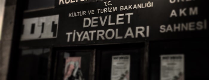 İzmir Devlet Tiyatrosu is one of 103372'ın Beğendiği Mekanlar.