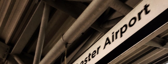 Manchester Airport Railway Station (MIA) is one of สถานที่ที่ 103372 ถูกใจ.