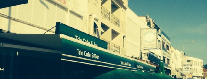 Trio Cafe & Bar is one of Posti che sono piaciuti a 103372.