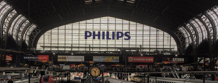 Железнодорожный вокзал Гамбург is one of 103372 : понравившиеся места.
