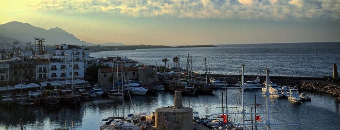 Kyrenia Old Harbour is one of สถานที่ที่ 103372 ถูกใจ.
