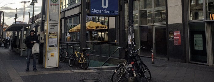 Alexanderplatz is one of Lieux qui ont plu à 103372.