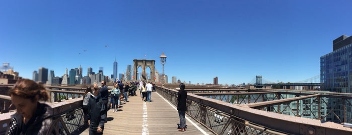 Brooklyn Bridge is one of Tempat yang Disukai George.