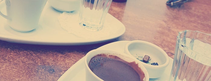 Cafe Dolce is one of Başak’s Liked Places.