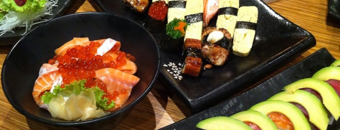 Sushi Masa is one of Lugares favoritos de phongthon.