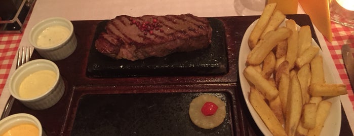 Rolli's Steakhouse is one of Anaさんのお気に入りスポット.
