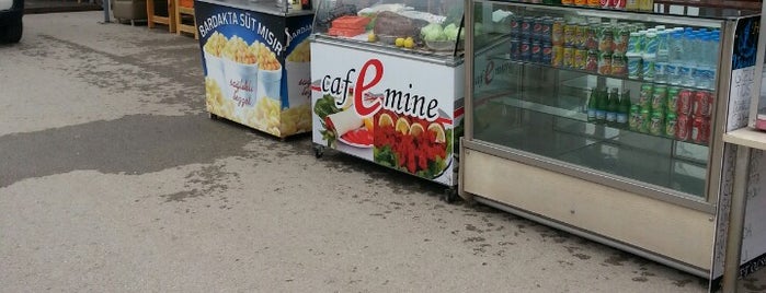 cafemine is one of Tempat yang Disukai Burak.