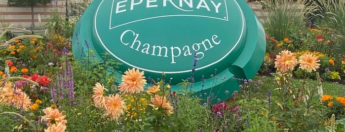 Épernay is one of Vin.