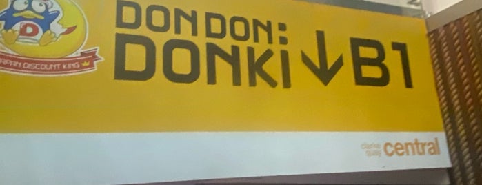 DON DON DONKI is one of Tempat yang Disukai Riann.