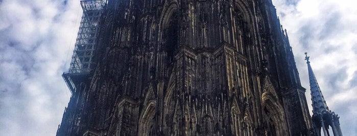 Köln Katedrali is one of Gulden'in Beğendiği Mekanlar.