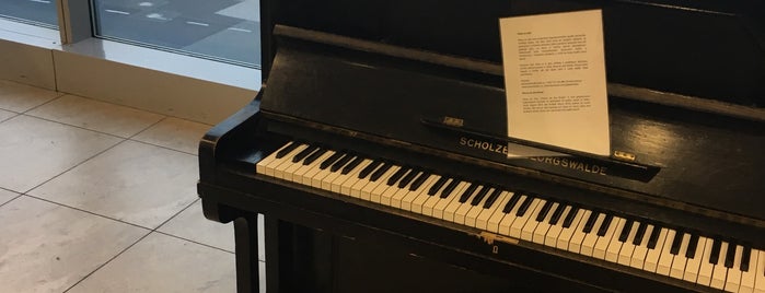 Piano na letišti / Airport piano is one of Culture & Fun.