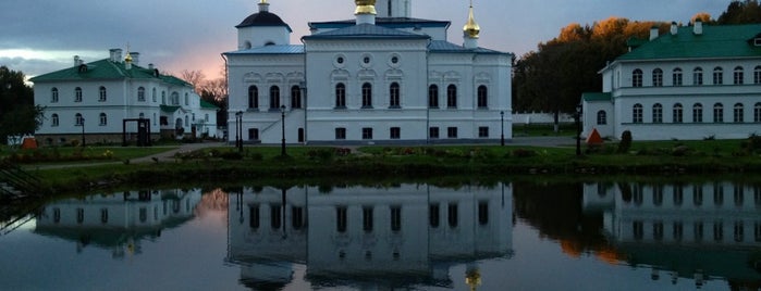 Спасо-Елеазаровский женский монастырь is one of Обители.