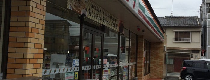 7-Eleven is one of Orte, die yasyajin_pass gefallen.