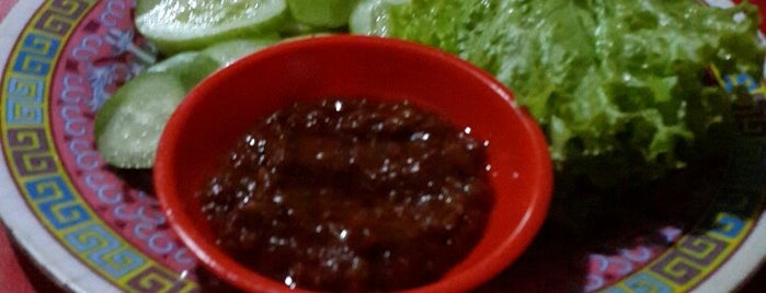 Ayam penyet Ibu Yanti is one of culinary at bandung.