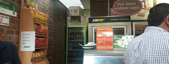 Subway is one of Locais curtidos por Pax.