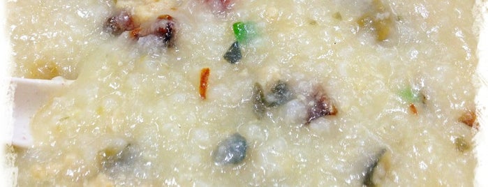 Sin Heng Kee Porridge is one of Ian'ın Kaydettiği Mekanlar.