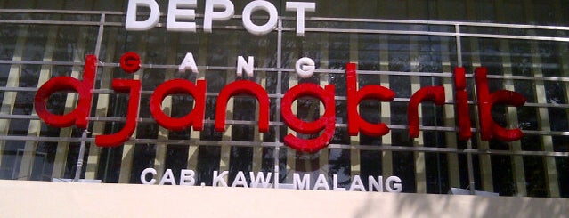 Depot Gang Djangkrik is one of สถานที่ที่ Remy Irwan ถูกใจ.
