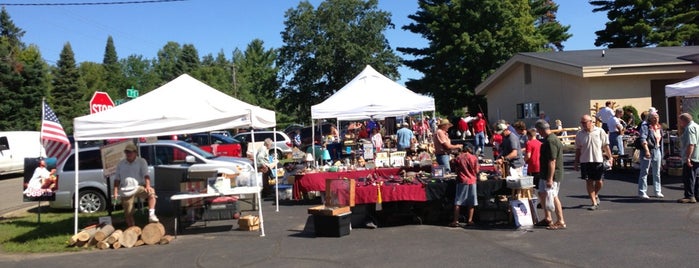Hackensack flea market is one of Randeeさんのお気に入りスポット.